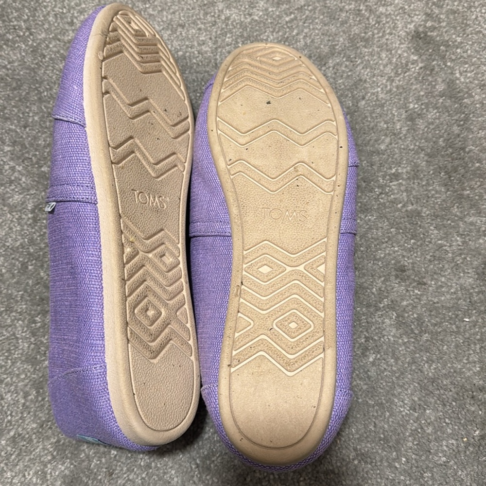 Purple toms size 12 women’s. Worn once - Picture 3 of 3